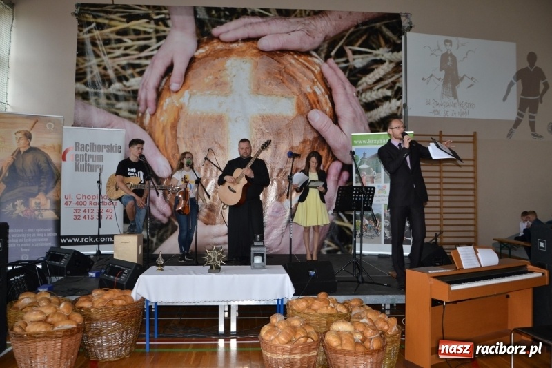 Zdjęcie w galerii na portalu naszraciborz.pl: Festiwal Pozytywnych Wartości w Bieńkowicach  wiadomości z regionu