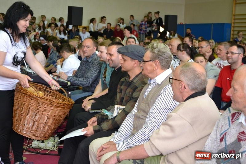 Zdjęcie w galerii na portalu naszraciborz.pl: Festiwal Pozytywnych Wartości w Bieńkowicach  wiadomości z regionu