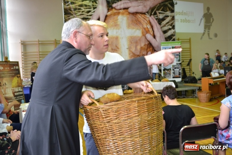 Zdjęcie w galerii na portalu naszraciborz.pl: Festiwal Pozytywnych Wartości w Bieńkowicach  wiadomości z regionu