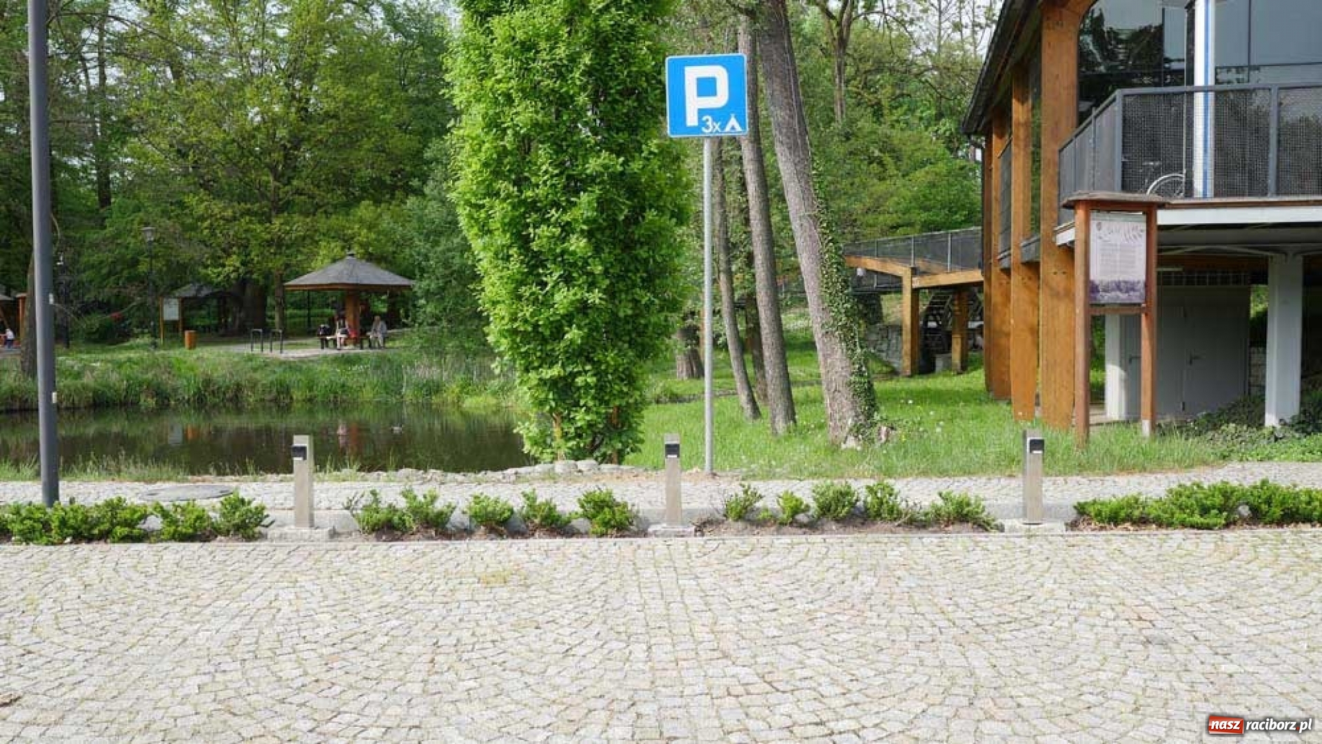 Zdjęcie w galerii na portalu naszraciborz.pl: W Rudach powstaje parking dla samochodów kempingowych wiadomości z regionu