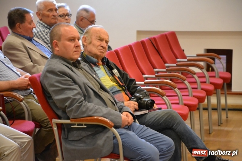 Zdjęcie w galerii na portalu naszraciborz.pl: Na Zamku Piastowskim dyskutowano o stosunkach polsko-żydowskich wiadomości z regionu