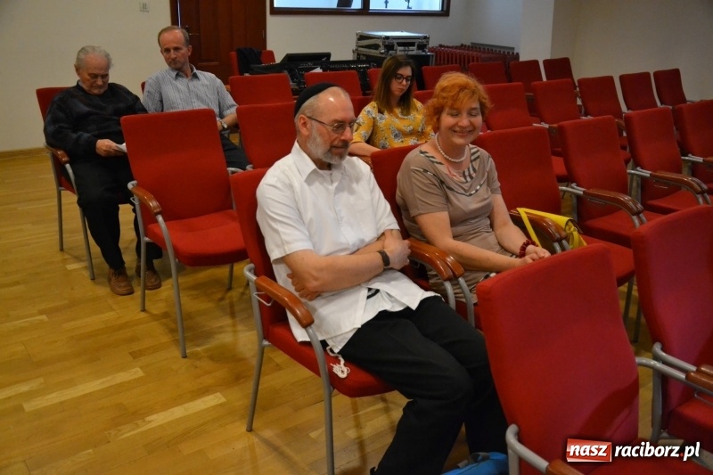 Zdjęcie w galerii na portalu naszraciborz.pl: Na Zamku Piastowskim dyskutowano o stosunkach polsko-żydowskich wiadomości z regionu
