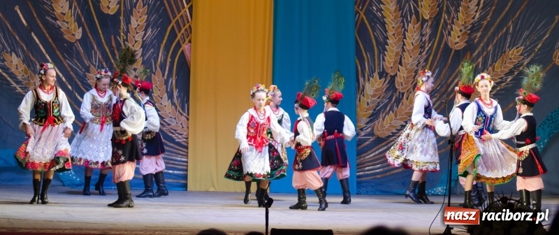 Zdjęcie w galerii na portalu naszraciborz.pl: Tancerze Źródła z wizytą na Ukrainie wiadomości z regionu