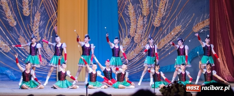 Zdjęcie w galerii na portalu naszraciborz.pl: Tancerze Źródła z wizytą na Ukrainie wiadomości z regionu