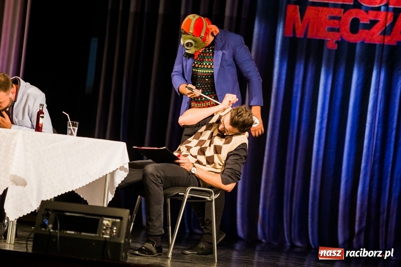Zdjęcie w galerii na portalu naszraciborz.pl: Kabaret Skeczów Męczących wystąpił na deskach Raciborskiego Centrum Kultury wiadomości z regionu