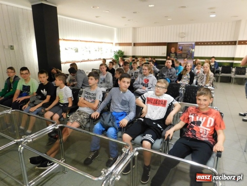 Zdjęcie w galerii na portalu naszraciborz.pl: Wspólna nauka drogą do sukcesu. Uczniowie szkoły na Ostrogu realizowali projekt międzynarodowy wiadomości z regionu