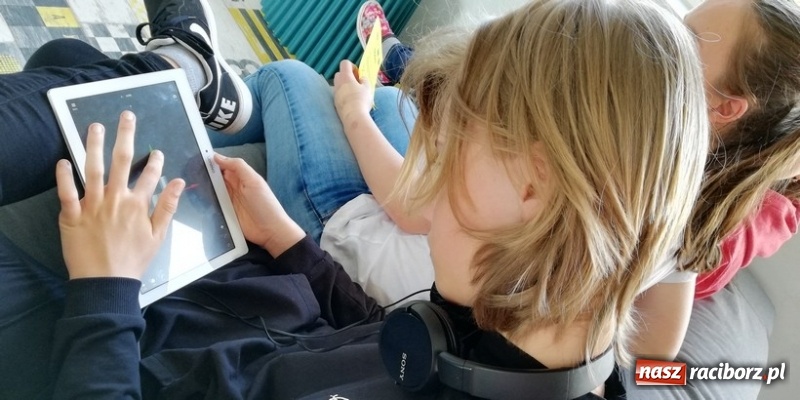 Zdjęcie w galerii na portalu naszraciborz.pl: Wspólna nauka drogą do sukcesu. Uczniowie szkoły na Ostrogu realizowali projekt międzynarodowy wiadomości z regionu