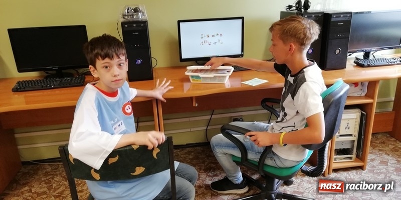 Zdjęcie w galerii na portalu naszraciborz.pl: Wspólna nauka drogą do sukcesu. Uczniowie szkoły na Ostrogu realizowali projekt międzynarodowy wiadomości z regionu