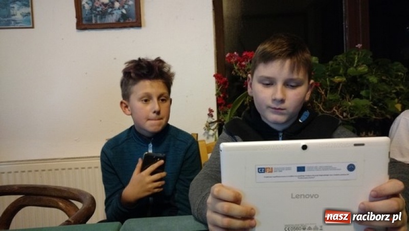 Zdjęcie w galerii na portalu naszraciborz.pl: Wspólna nauka drogą do sukcesu. Uczniowie szkoły na Ostrogu realizowali projekt międzynarodowy wiadomości z regionu