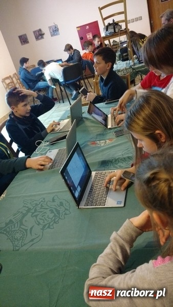 Zdjęcie w galerii na portalu naszraciborz.pl: Wspólna nauka drogą do sukcesu. Uczniowie szkoły na Ostrogu realizowali projekt międzynarodowy wiadomości z regionu