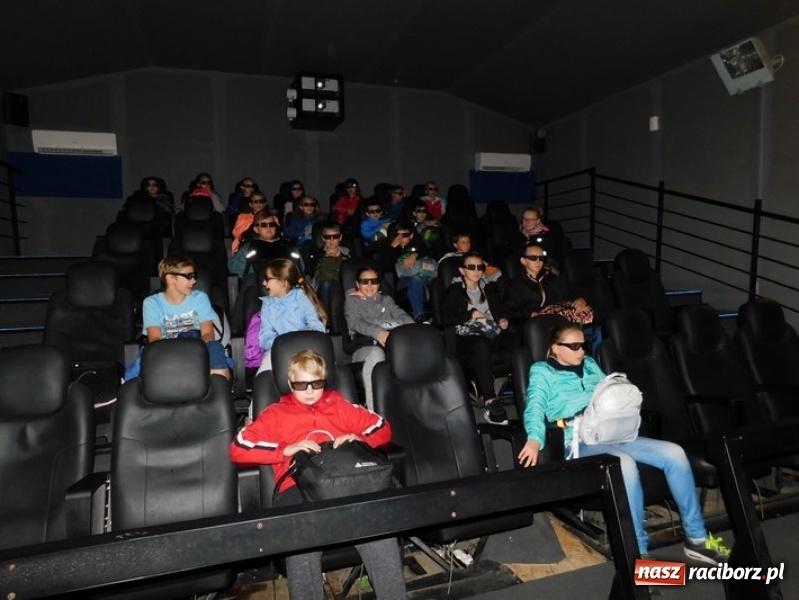 Zdjęcie w galerii na portalu naszraciborz.pl: Wspólna nauka drogą do sukcesu. Uczniowie szkoły na Ostrogu realizowali projekt międzynarodowy wiadomości z regionu