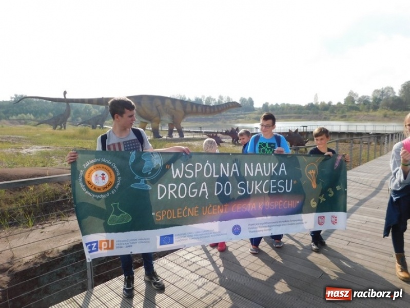 Zdjęcie w galerii na portalu naszraciborz.pl: Wspólna nauka drogą do sukcesu. Uczniowie szkoły na Ostrogu realizowali projekt międzynarodowy wiadomości z regionu