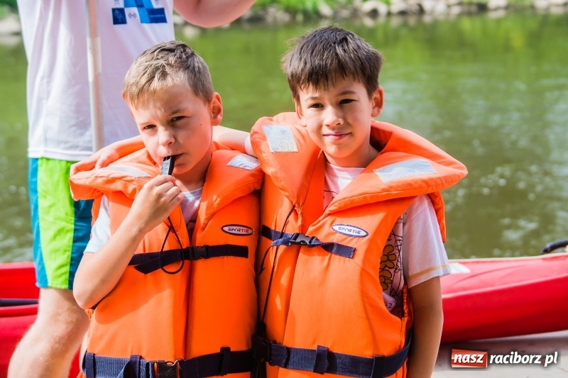 Zdjęcie w galerii na portalu naszraciborz.pl: I popłynęli! Spływ kajakowy Racibórz-Grzegorzowice wiadomości z regionu