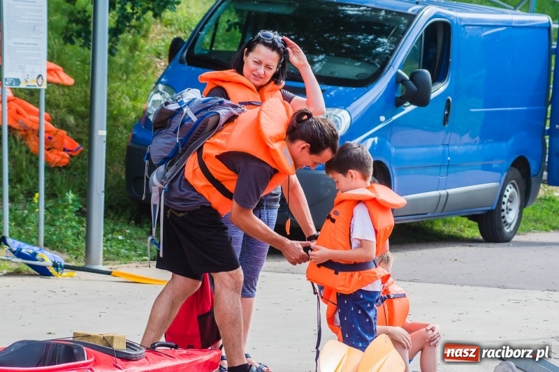 Zdjęcie w galerii na portalu naszraciborz.pl: I popłynęli! Spływ kajakowy Racibórz-Grzegorzowice wiadomości z regionu