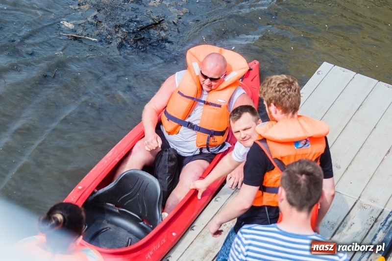 Zdjęcie w galerii na portalu naszraciborz.pl: I popłynęli! Spływ kajakowy Racibórz-Grzegorzowice wiadomości z regionu