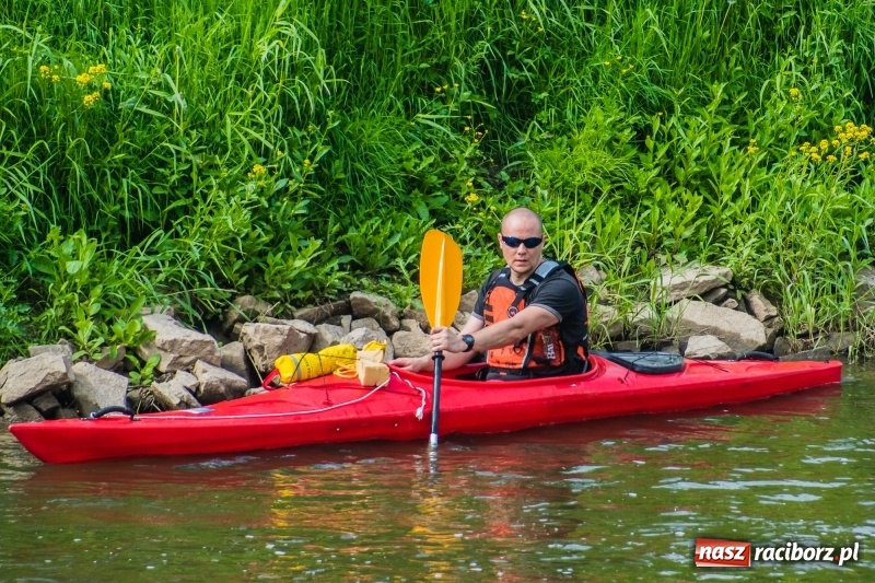 Zdjęcie w galerii na portalu naszraciborz.pl: I popłynęli! Spływ kajakowy Racibórz-Grzegorzowice wiadomości z regionu