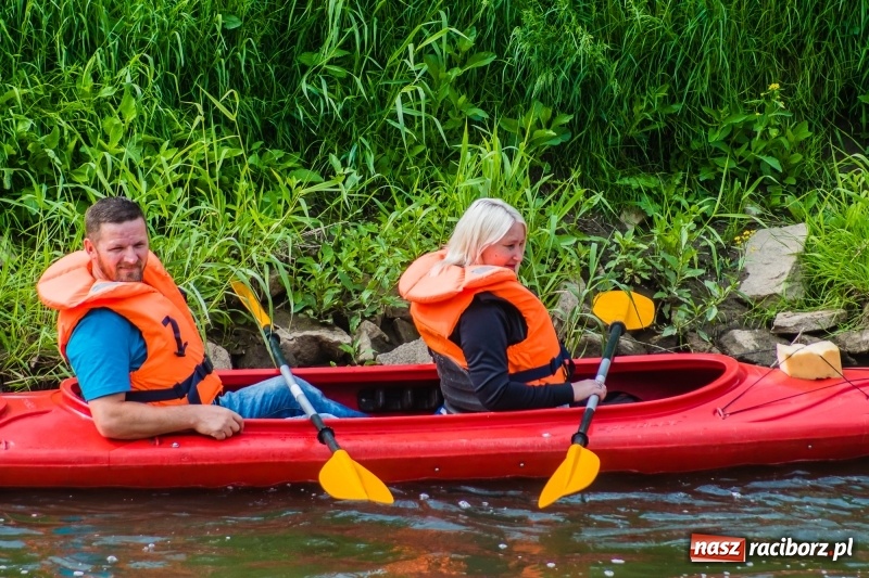 Zdjęcie w galerii na portalu naszraciborz.pl: I popłynęli! Spływ kajakowy Racibórz-Grzegorzowice wiadomości z regionu