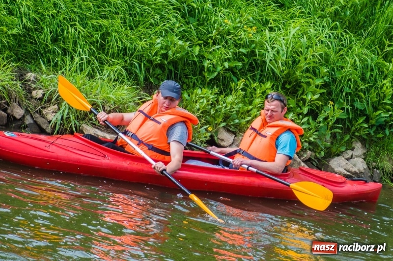 Zdjęcie w galerii na portalu naszraciborz.pl: I popłynęli! Spływ kajakowy Racibórz-Grzegorzowice wiadomości z regionu