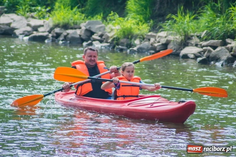 Zdjęcie w galerii na portalu naszraciborz.pl: I popłynęli! Spływ kajakowy Racibórz-Grzegorzowice wiadomości z regionu