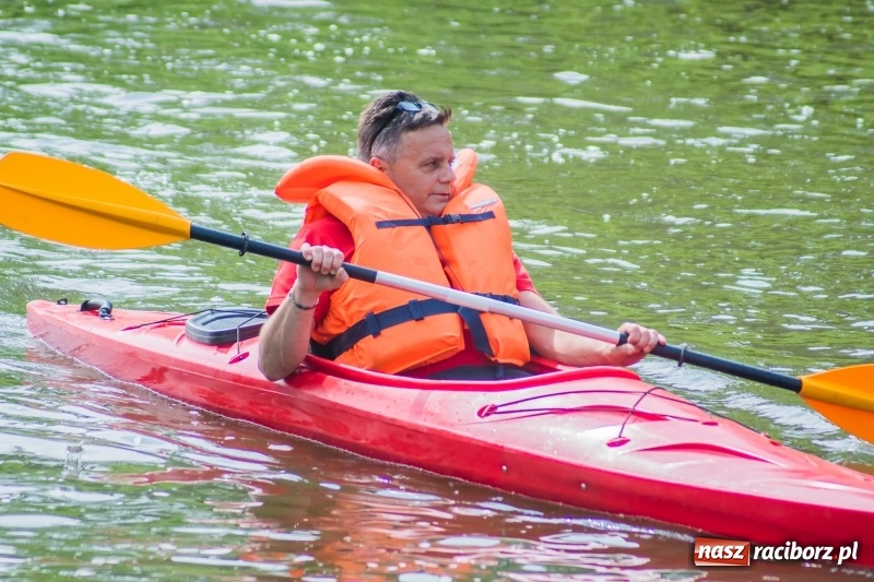 Zdjęcie w galerii na portalu naszraciborz.pl: I popłynęli! Spływ kajakowy Racibórz-Grzegorzowice wiadomości z regionu