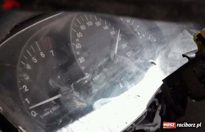 Zdjęcie w galerii na portalu naszraciborz.pl: Ten tragiczny wypadek to przestroga. Wskazówka licznika opla vectry zatrzymała się na 170 km/h!  wiadomości z regionu