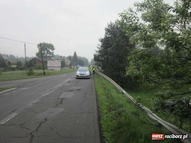 Zdjęcie w galerii na portalu naszraciborz.pl: Kierowca porsche, które przeleciało przez barierki w Rudach, miał 3 promile alkoholu! wiadomości z regionu