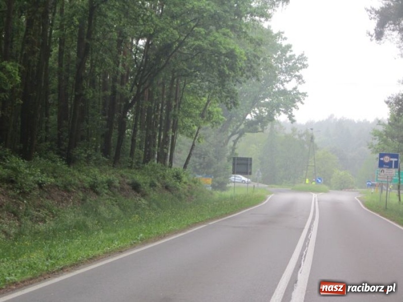 Zdjęcie w galerii na portalu naszraciborz.pl: Kierowca porsche, które przeleciało przez barierki w Rudach, miał 3 promile alkoholu! wiadomości z regionu