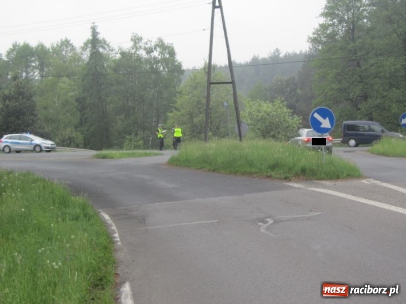 Zdjęcie w galerii na portalu naszraciborz.pl: Kierowca porsche, które przeleciało przez barierki w Rudach, miał 3 promile alkoholu! wiadomości z regionu