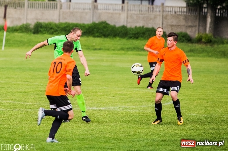 Zdjęcie w galerii na portalu naszraciborz.pl: A klasa: Piękny gol Mateusza Janika to za mało. Studzienna znów gorsza od Kornowaca wiadomości z regionu