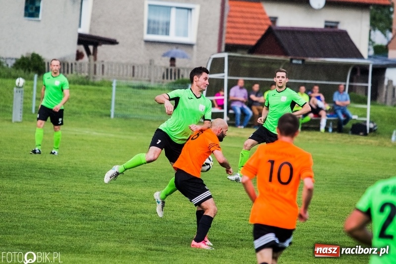 Zdjęcie w galerii na portalu naszraciborz.pl: A klasa: Piękny gol Mateusza Janika to za mało. Studzienna znów gorsza od Kornowaca wiadomości z regionu