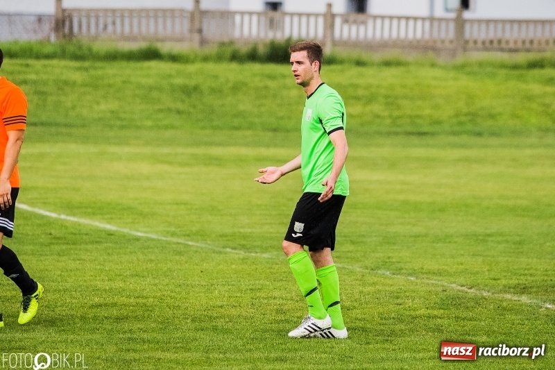 Zdjęcie w galerii na portalu naszraciborz.pl: A klasa: Piękny gol Mateusza Janika to za mało. Studzienna znów gorsza od Kornowaca wiadomości z regionu