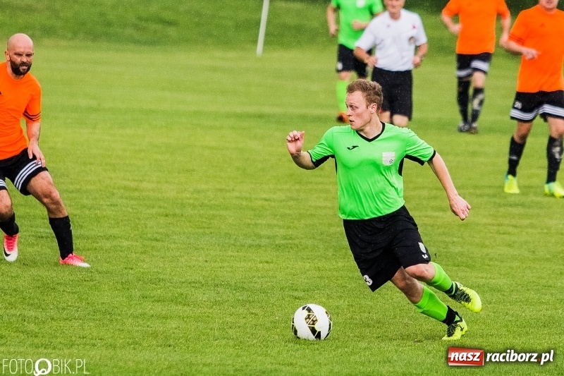 Zdjęcie w galerii na portalu naszraciborz.pl: A klasa: Piękny gol Mateusza Janika to za mało. Studzienna znów gorsza od Kornowaca wiadomości z regionu