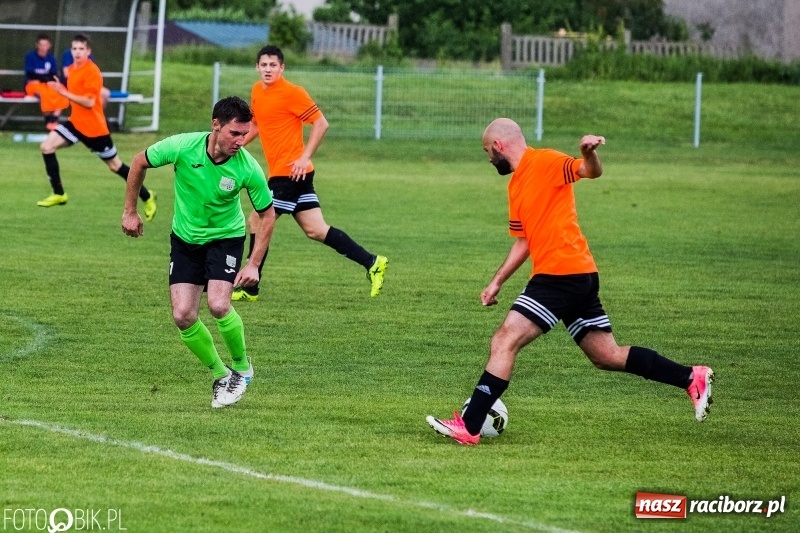 Zdjęcie w galerii na portalu naszraciborz.pl: A klasa: Piękny gol Mateusza Janika to za mało. Studzienna znów gorsza od Kornowaca wiadomości z regionu
