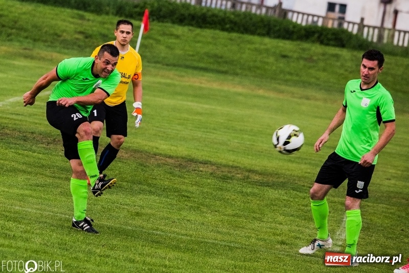 Zdjęcie w galerii na portalu naszraciborz.pl: A klasa: Piękny gol Mateusza Janika to za mało. Studzienna znów gorsza od Kornowaca wiadomości z regionu