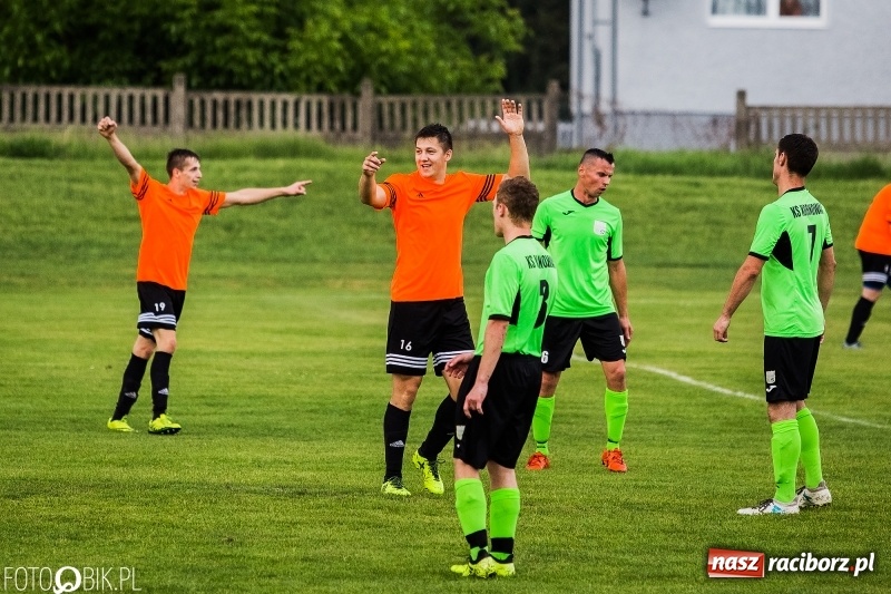Zdjęcie w galerii na portalu naszraciborz.pl: A klasa: Piękny gol Mateusza Janika to za mało. Studzienna znów gorsza od Kornowaca wiadomości z regionu