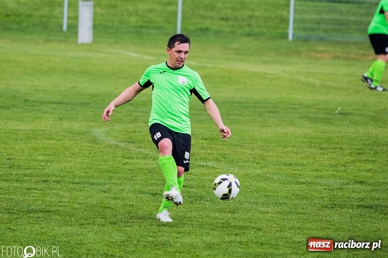 Zdjęcie w galerii na portalu naszraciborz.pl: A klasa: Piękny gol Mateusza Janika to za mało. Studzienna znów gorsza od Kornowaca wiadomości z regionu