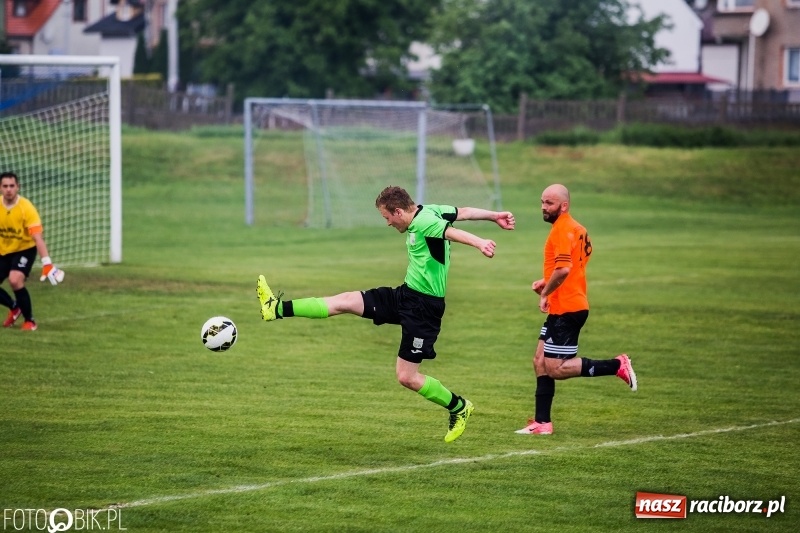 Zdjęcie w galerii na portalu naszraciborz.pl: A klasa: Piękny gol Mateusza Janika to za mało. Studzienna znów gorsza od Kornowaca wiadomości z regionu