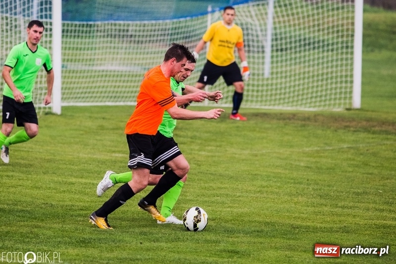 Zdjęcie w galerii na portalu naszraciborz.pl: A klasa: Piękny gol Mateusza Janika to za mało. Studzienna znów gorsza od Kornowaca wiadomości z regionu