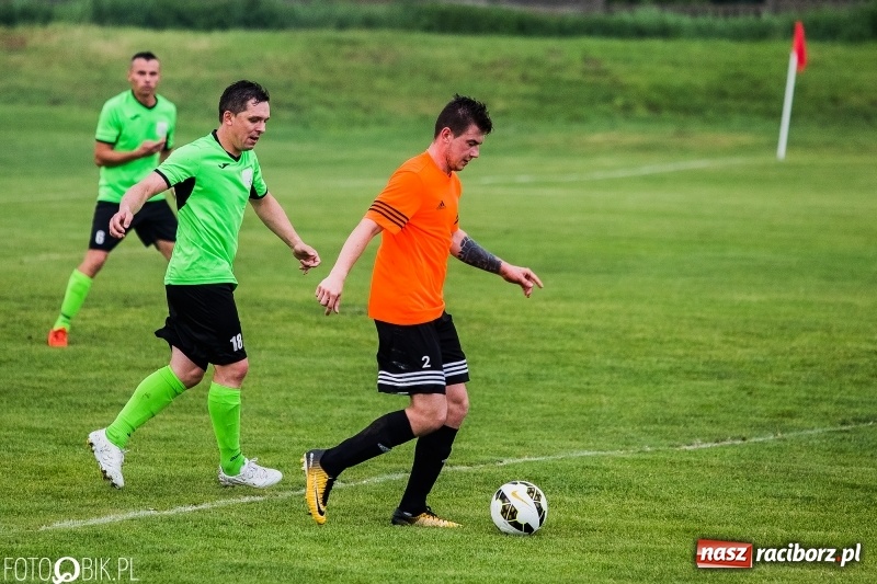 Zdjęcie w galerii na portalu naszraciborz.pl: A klasa: Piękny gol Mateusza Janika to za mało. Studzienna znów gorsza od Kornowaca wiadomości z regionu