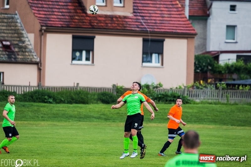 Zdjęcie w galerii na portalu naszraciborz.pl: A klasa: Piękny gol Mateusza Janika to za mało. Studzienna znów gorsza od Kornowaca wiadomości z regionu