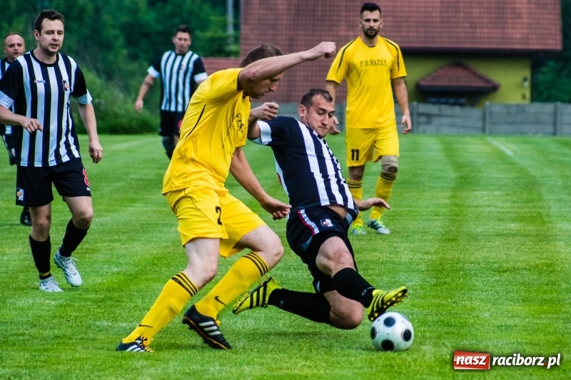 Zdjęcie w galerii na portalu naszraciborz.pl: Pięciopak w Nowej Wsi. Czarni na kolanach wiadomości z regionu