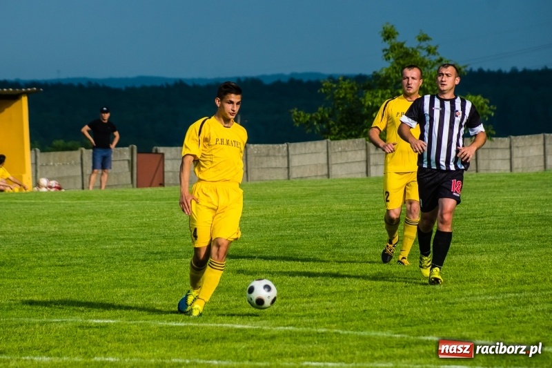 Zdjęcie w galerii na portalu naszraciborz.pl: Pięciopak w Nowej Wsi. Czarni na kolanach wiadomości z regionu
