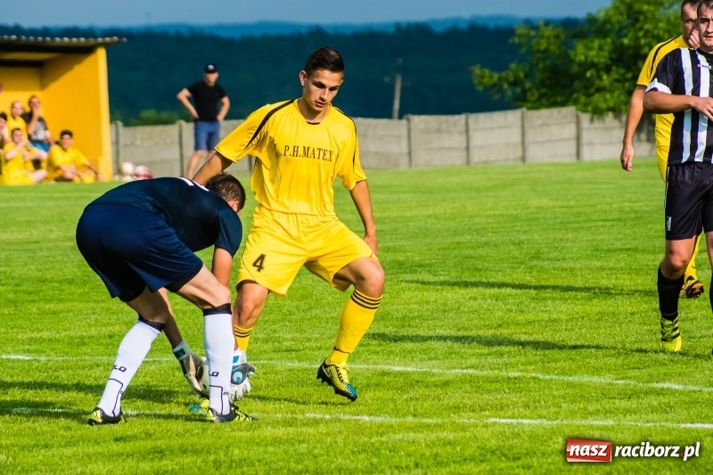 Zdjęcie w galerii na portalu naszraciborz.pl: Pięciopak w Nowej Wsi. Czarni na kolanach wiadomości z regionu