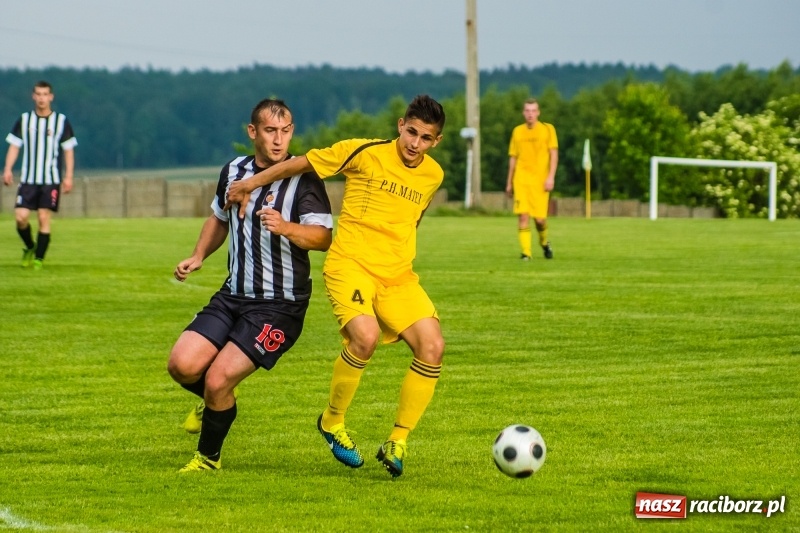 Zdjęcie w galerii na portalu naszraciborz.pl: Pięciopak w Nowej Wsi. Czarni na kolanach wiadomości z regionu