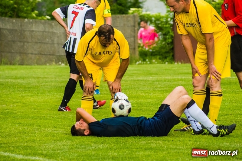 Zdjęcie w galerii na portalu naszraciborz.pl: Pięciopak w Nowej Wsi. Czarni na kolanach wiadomości z regionu