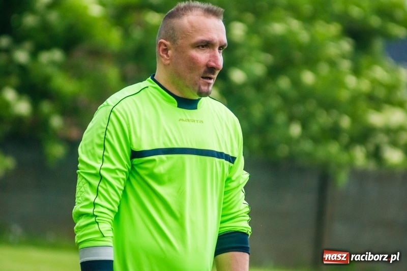 Zdjęcie w galerii na portalu naszraciborz.pl: Pięciopak w Nowej Wsi. Czarni na kolanach wiadomości z regionu