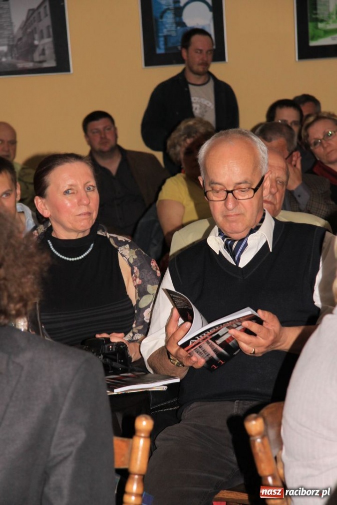 Zdjęcie w galerii na portalu naszraciborz.pl: Nostalgiczny „Almanach Prowincjonalny” wiadomości z regionu