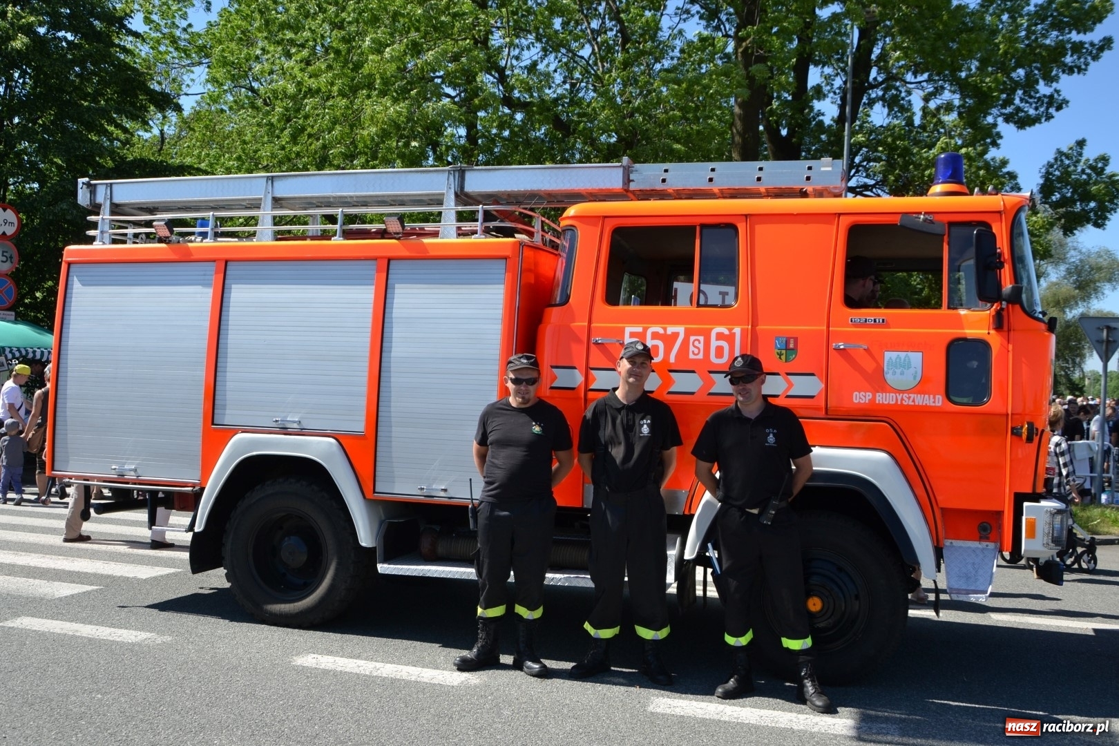 Zdjęcie w galerii na portalu naszraciborz.pl: Jarmark na granicy - dużo sprzedających, dużo kupujących wiadomości z regionu
