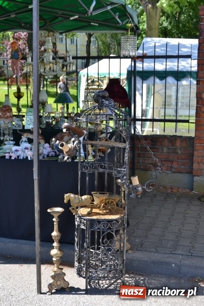 Zdjęcie w galerii na portalu naszraciborz.pl: Jarmark na granicy - dużo sprzedających, dużo kupujących wiadomości z regionu