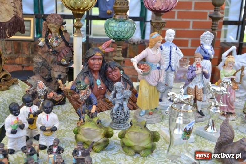 Zdjęcie w galerii na portalu naszraciborz.pl: Jarmark na granicy - dużo sprzedających, dużo kupujących wiadomości z regionu